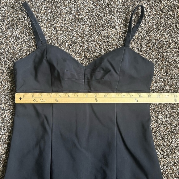 Express Elegant Black Midi Dress with Ruffle Detail - Picture 6 of 8